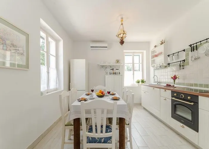 Villa Antica House With Pool, Sea View Savar