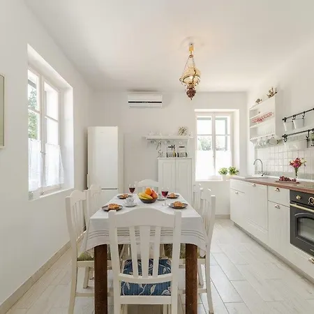 וילה Antica House With Pool, Sea View Savar